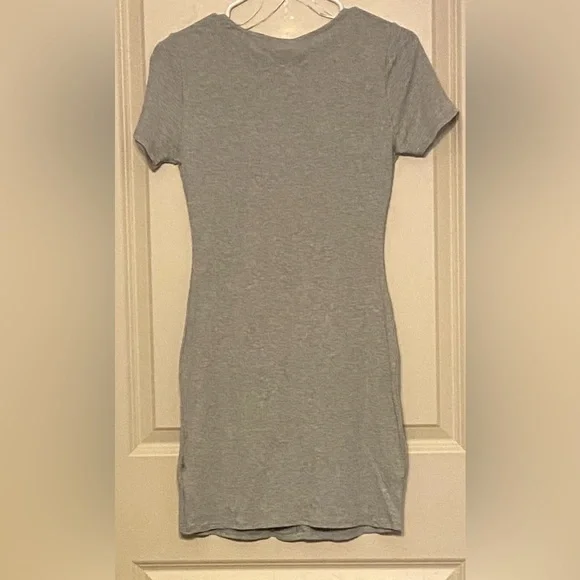 NWT Alya Sz-S Fitted Stretchy Ribbed Mini Tee Shirt Dress w/Eight Faux Buttons🎄 - Picture 9 of 16